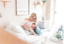 organizing-your-kids organized with kids in livingroom with no toys